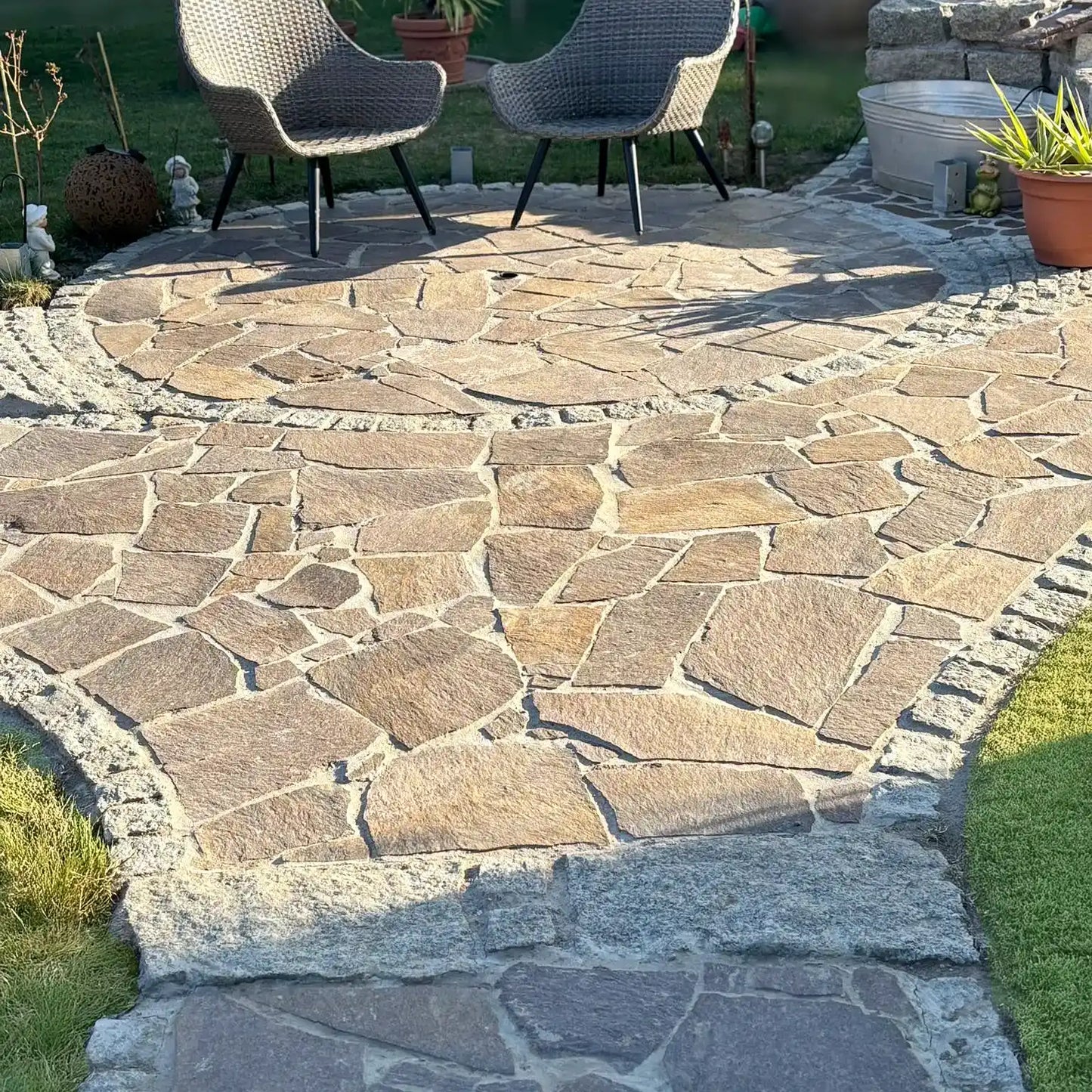 30 m² porfyr polygonální desky 2-4 cm za 74 €/m² bez nákladů na dopravu