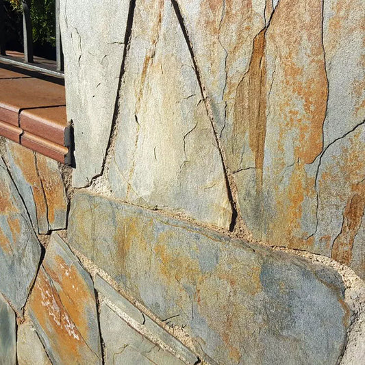 Mauerverkleidung mit Scabra Schiefer Polygonalplatten