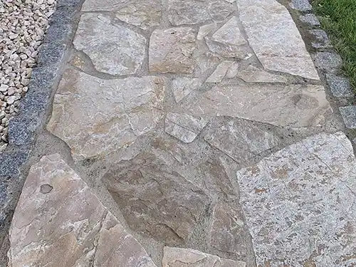 Quarzit polygonale Natursteinplatten als Gehweg oder Trittplatten im Garten